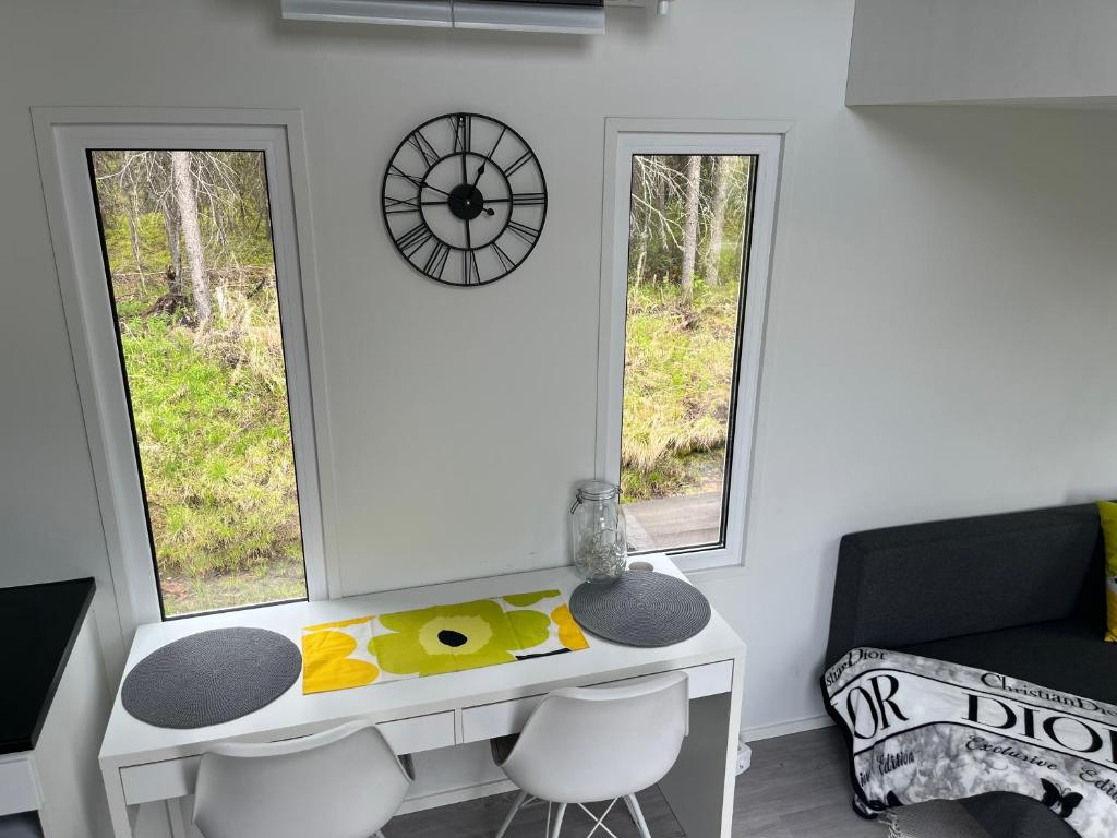 Posezení v ubytování Luxus Tiny House Saagala