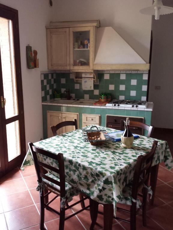 Kuchyňa alebo kuchynka v ubytovaní Agriturismo La Steccaia Alta