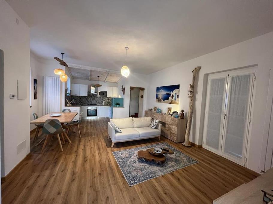 Χώρος καθιστικού στο 'Impy' House