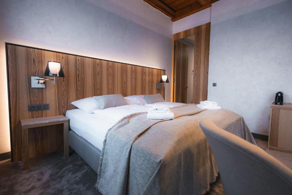Postel nebo postele na pokoji v ubytování Hotel ALBRECHT