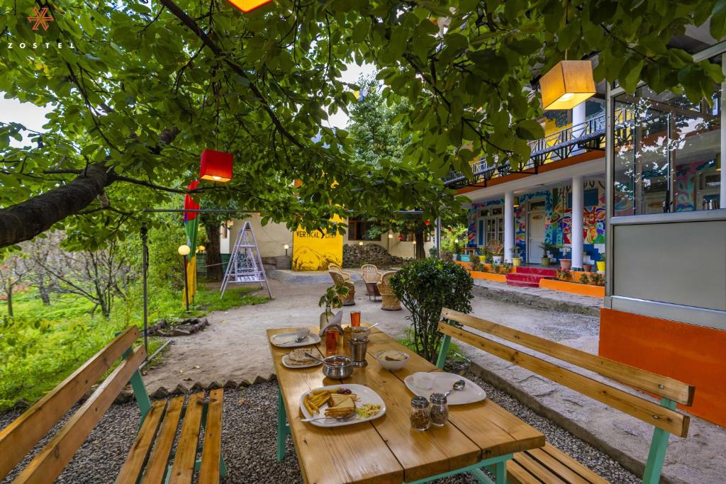 Zahrada ubytování Zostel Old Manali