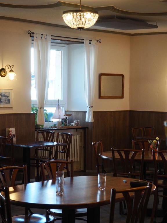 Restaurace v ubytování Hôtel de la Gare