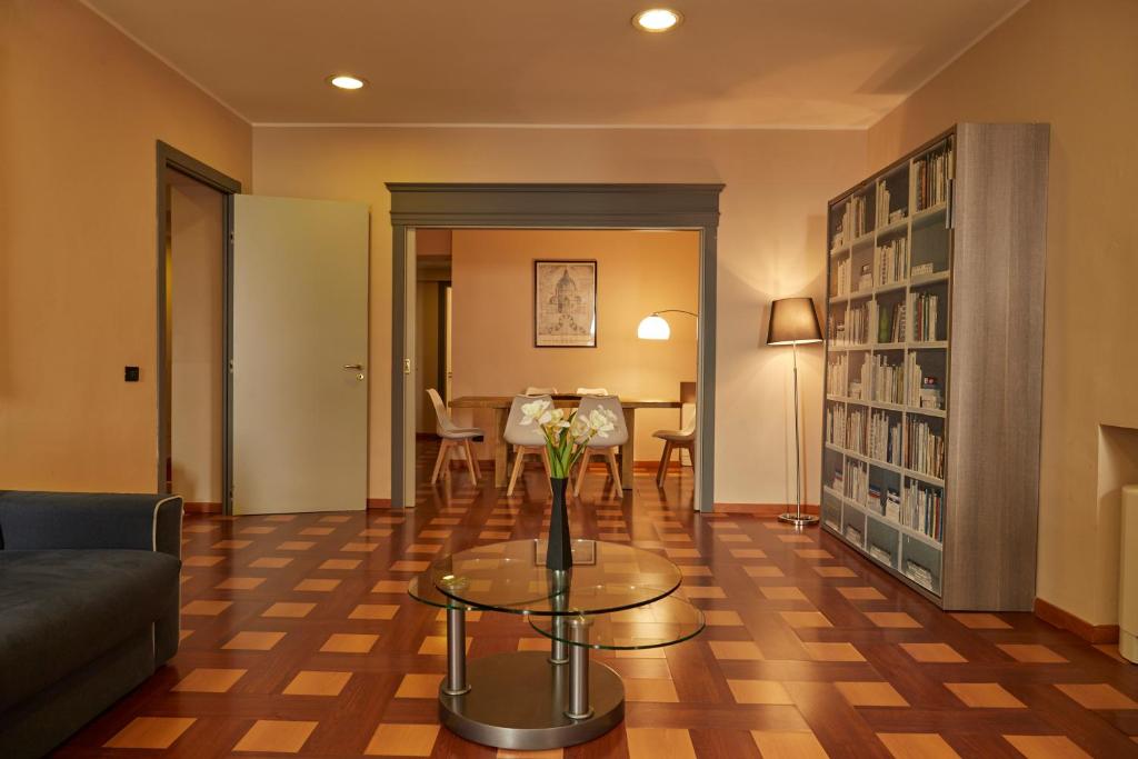 Milan Retreats Duomo - 6