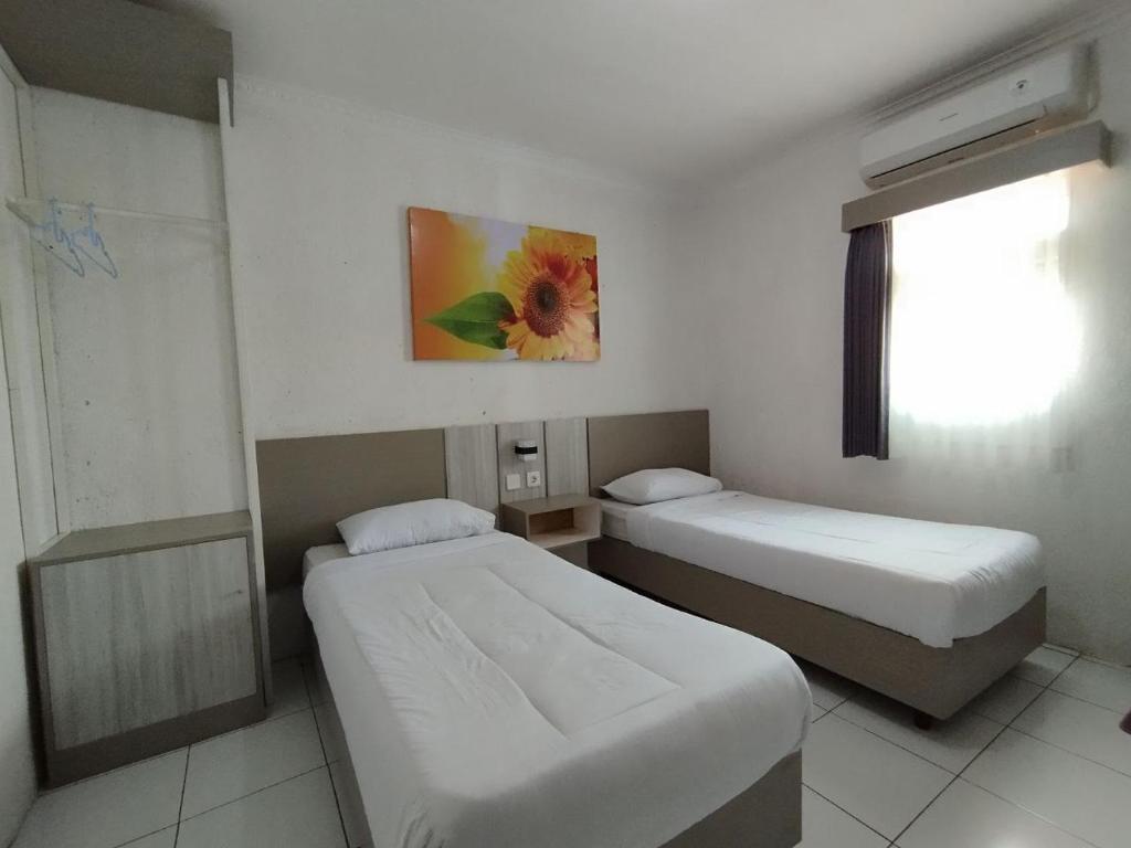 Hotel Syariah Selamat Sukabumi - Deluxe Twin Room