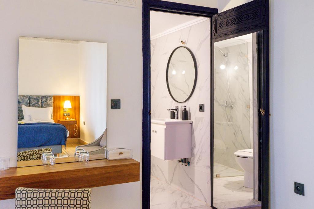 Koupelna v ubytování The Grand Riad and Spa