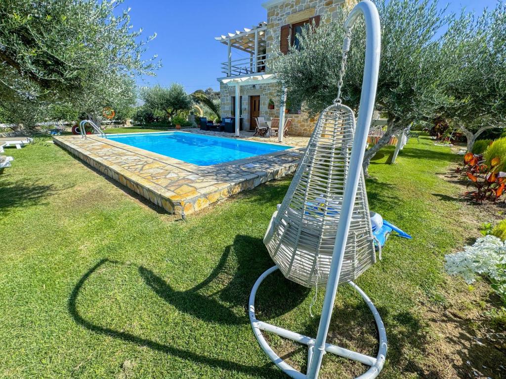 Basen w obiekcie Private Pool with Sea & Mountain View ,Full Privacy - Villa Kyriaki lub w pobliżu