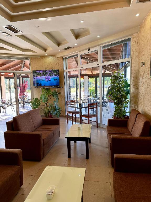 NUSHI APARTMENTS - Image 4
