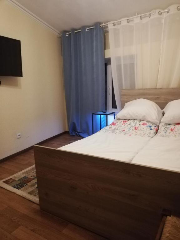 Легло или легла в стая в Appartement à côté de port