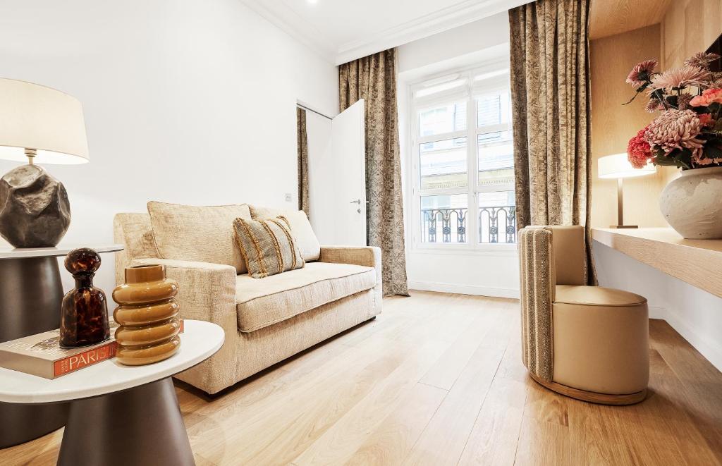 Grand Hôtel Du Palais Royal - Resim 12