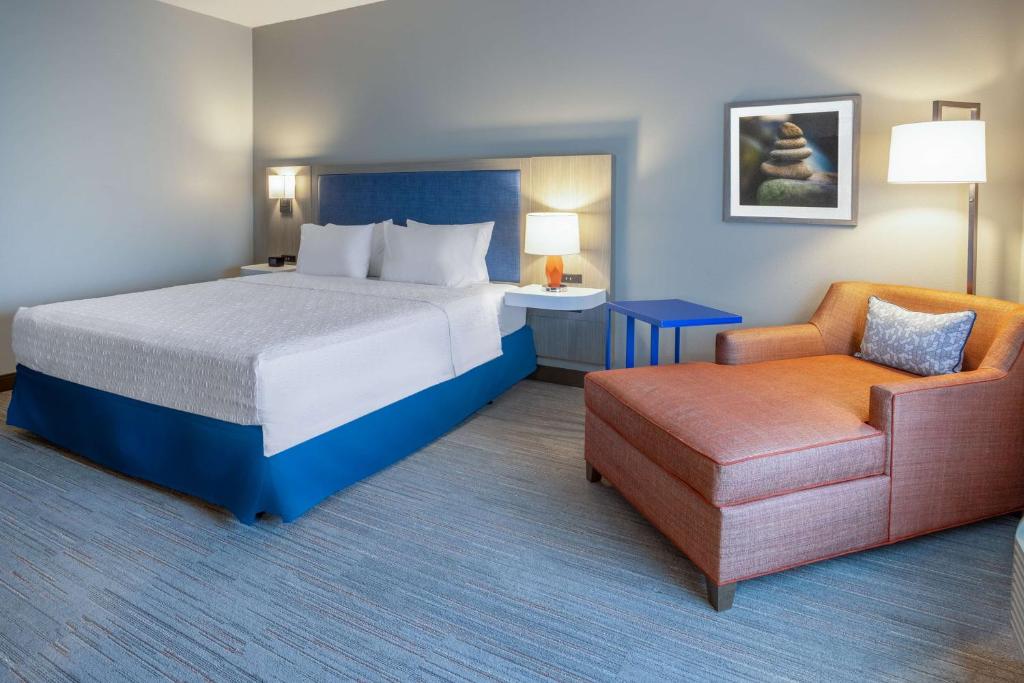 Hampton Inn Harriman Woodbury - 国王室 - 移动性访问/不吸烟