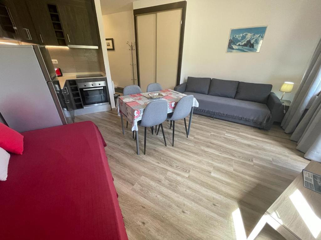 Kuchyň nebo kuchyňský kout v ubytování Immodelpas Gran tetras