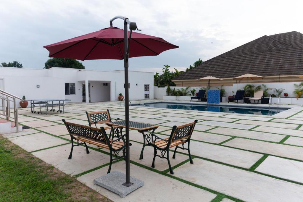 Nespecifikovaný výhled na hory nebo výhled na hory při pohledu z hotelu