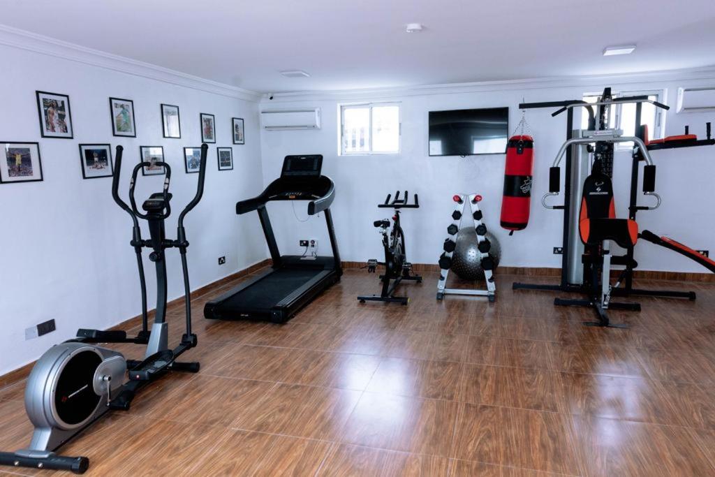 Fitness centrum a/nebo fitness zařízení v ubytování No.8 Boutique Hotel