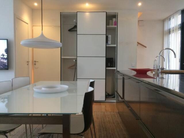 Kjøkken eller kjøkkenkrok på Exclusive 2 level Etage next to Arlanda-City Metro