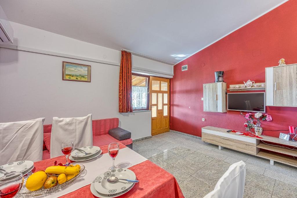 Kuchyň nebo kuchyňský kout v ubytování Silver Cherry Apartments