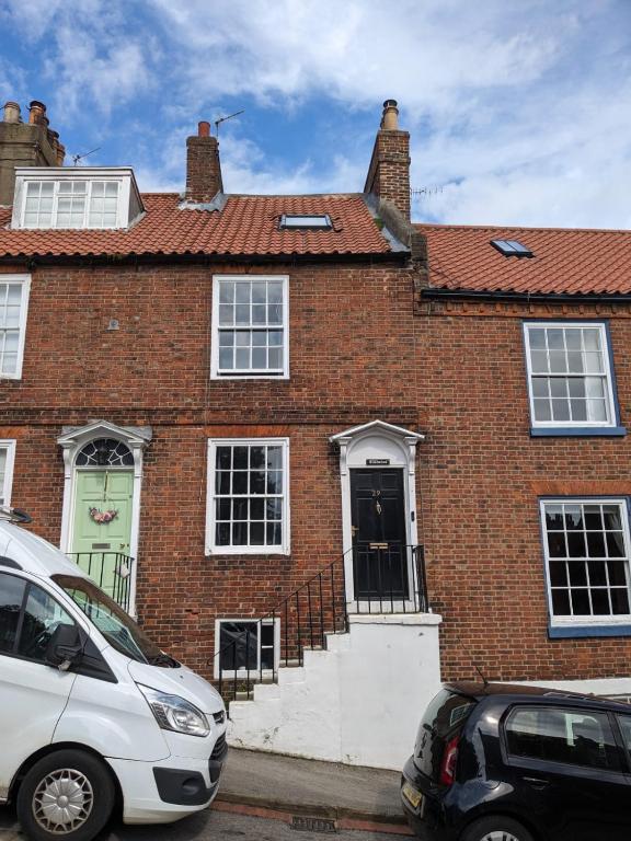 Harbour View Townhouse, Scarborough (updated prices 2024)