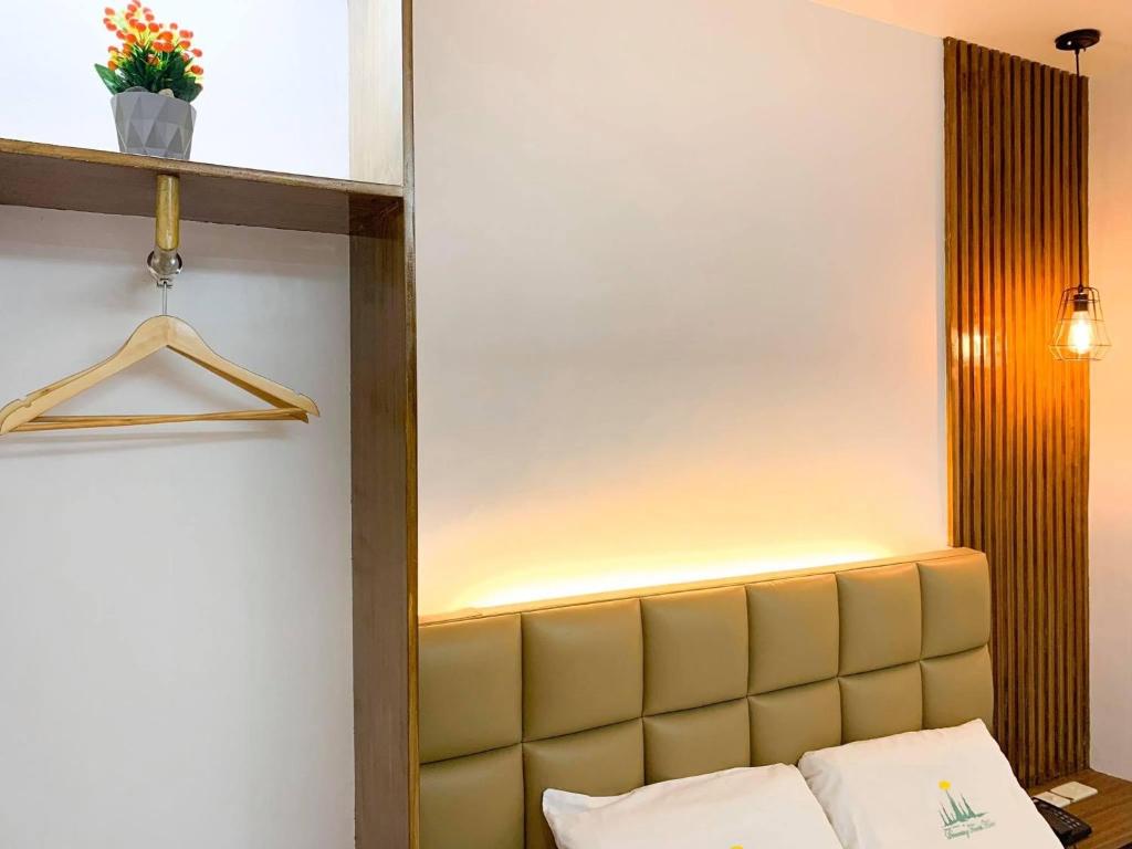 Postel nebo postele na pokoji v ubytování Dreaming Forest Hotel - Libjo, Batangas