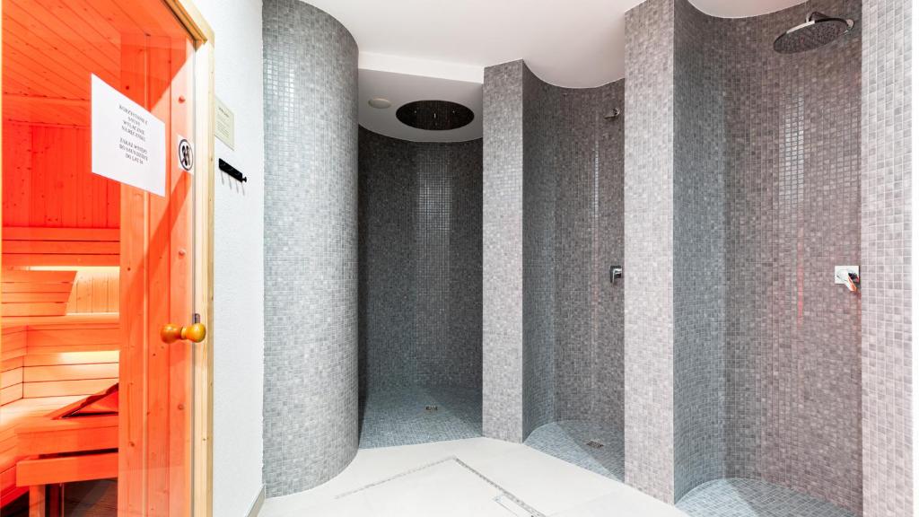 Kúpeľňa v ubytovaní SZKLARSKA VIEW Luxury Apartment Jacuzzi