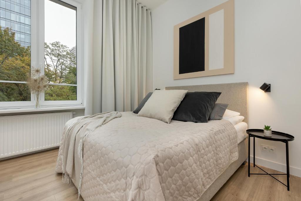 Warsaw City Center Apartments by Noclegi Renters - Apartment
