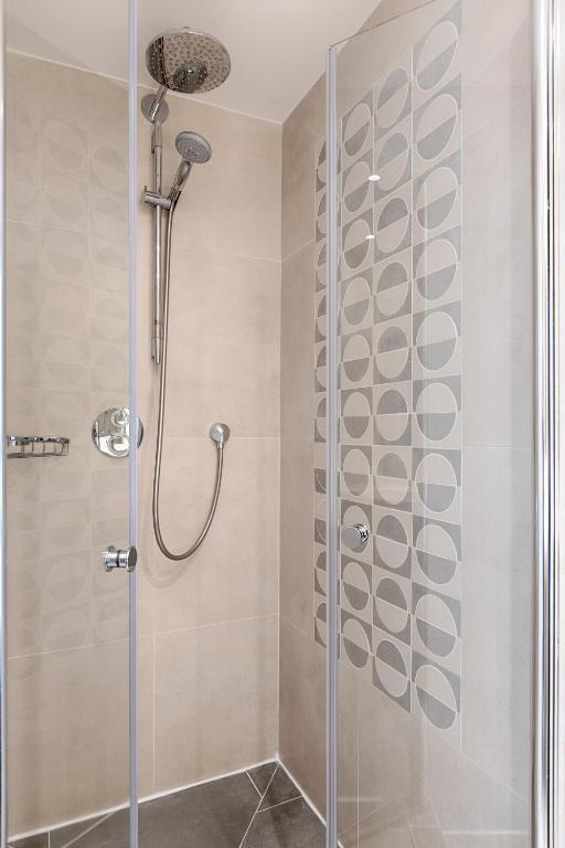 Hôtel A La Villa des Artistes - Resim 45