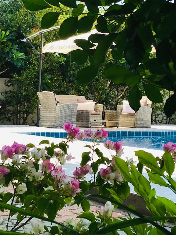 Guest House, shared pool, private bathroom and kitchen photo