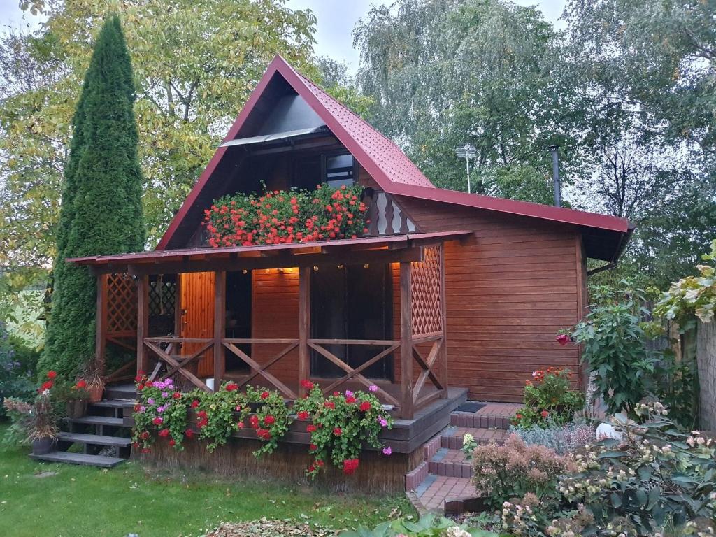 Vonkajšia záhrada v ubytovaní Detached cottage with a large garden, 200m from the lake, Bogacko-ex TUI