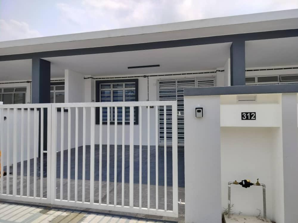 Balkón nebo terasa v ubytování SSR312/S2TOWN/3R2B HOMESTAY