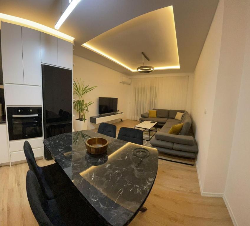 Royal Seaview Apartment - Imazhi 7