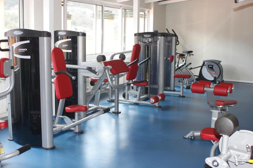 The fitness centre and/or fitness facilities at Hotel Best Andorra Center