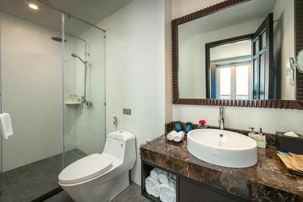 Suite Royal Nhìn Ra Thành Phố