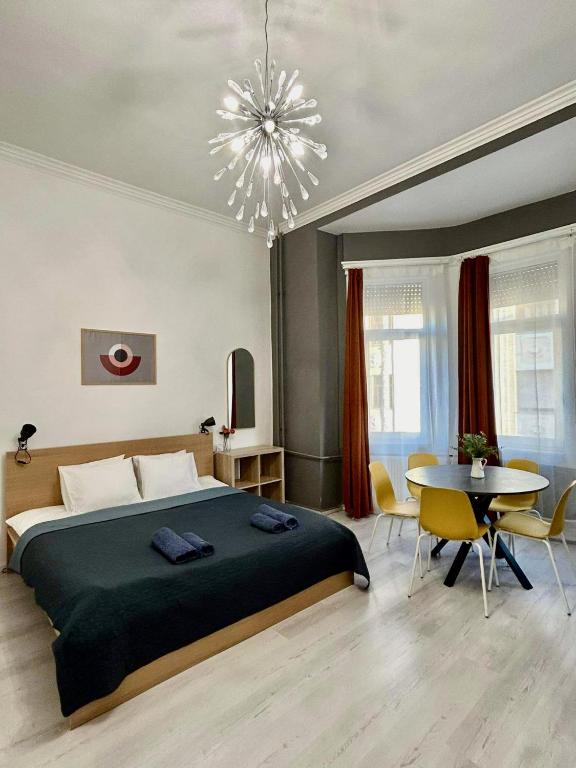 3-BR Flat in Jewish Quarter 1077 Budapest, 24 Wesselényi utca 3-7 kép - 1