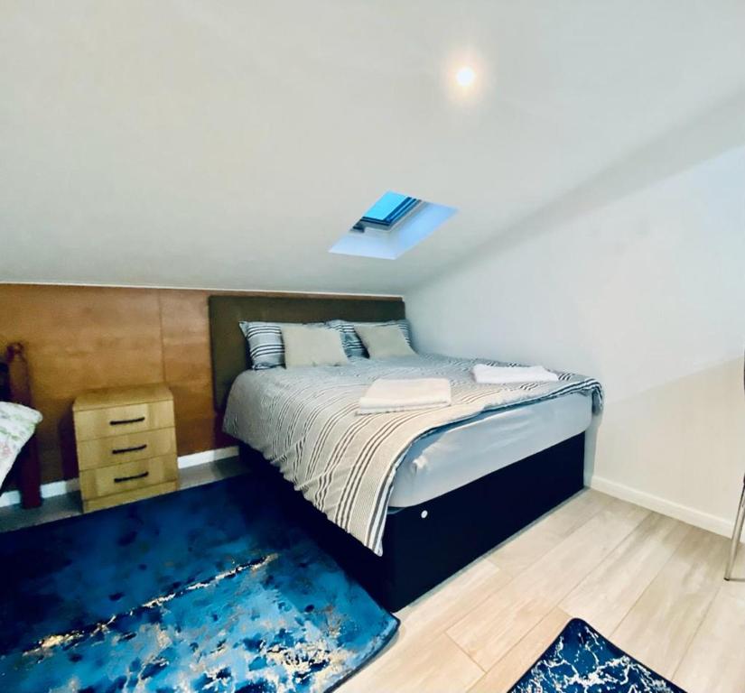 One Bed Studio with Free private Car Park in London, London Updated
