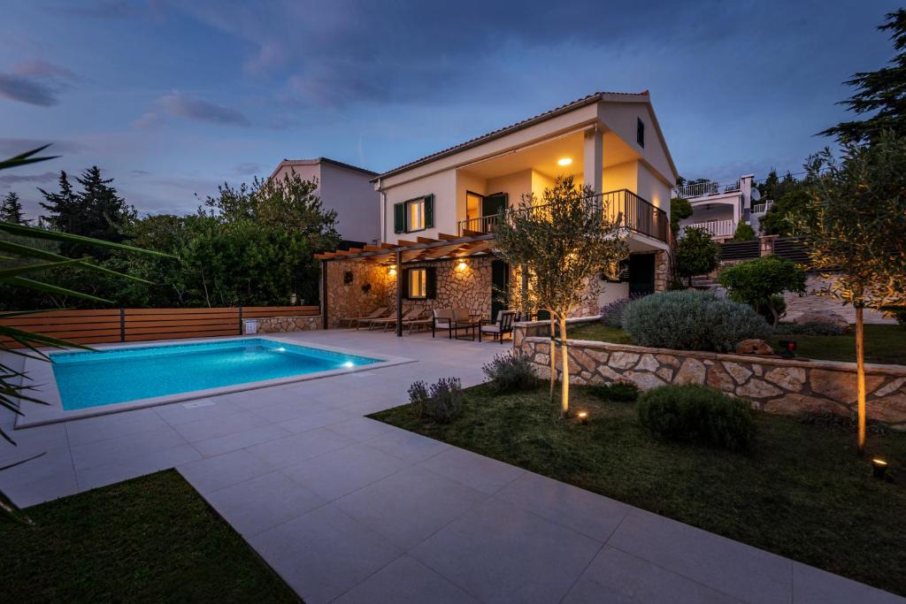 Bazén v ubytovaní Dalmor holiday house alebo v jeho blízkosti