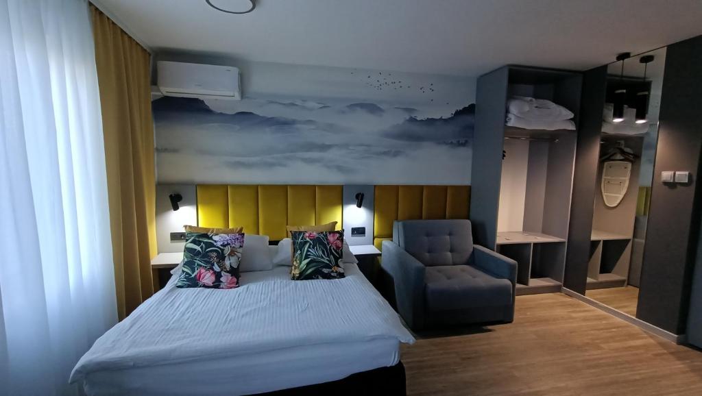 
Deluxe Double Room with Bath
