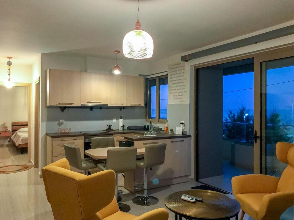 Kuchyňa alebo kuchynka v ubytovaní Freedom Apartment Rethymno