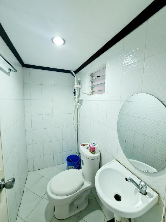 Koupelna v ubytování Calapan Transient House Acacia L37