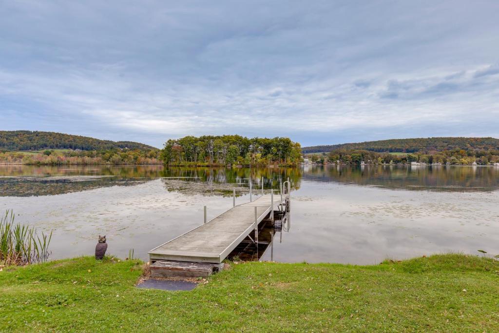 Bradford Lake House with Dock Near Wineries!, Bradford Updated 2024