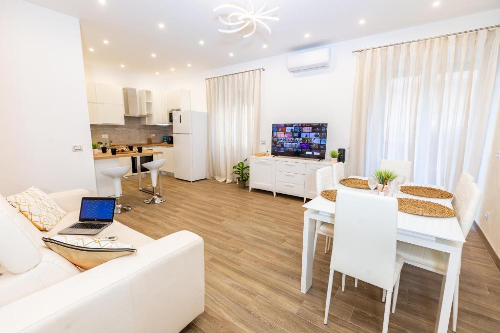 Noh Irnerio Modern 2 BDR Apt Huge Private Terrace