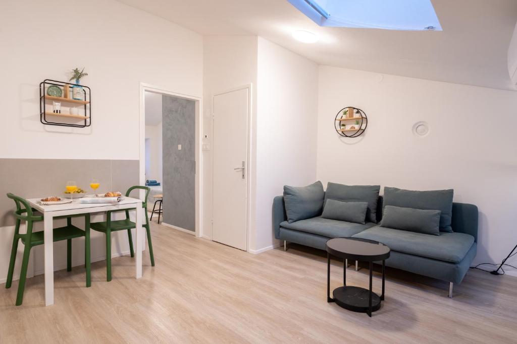 Posezení v ubytování Loft with 2 bedrooms - historical district