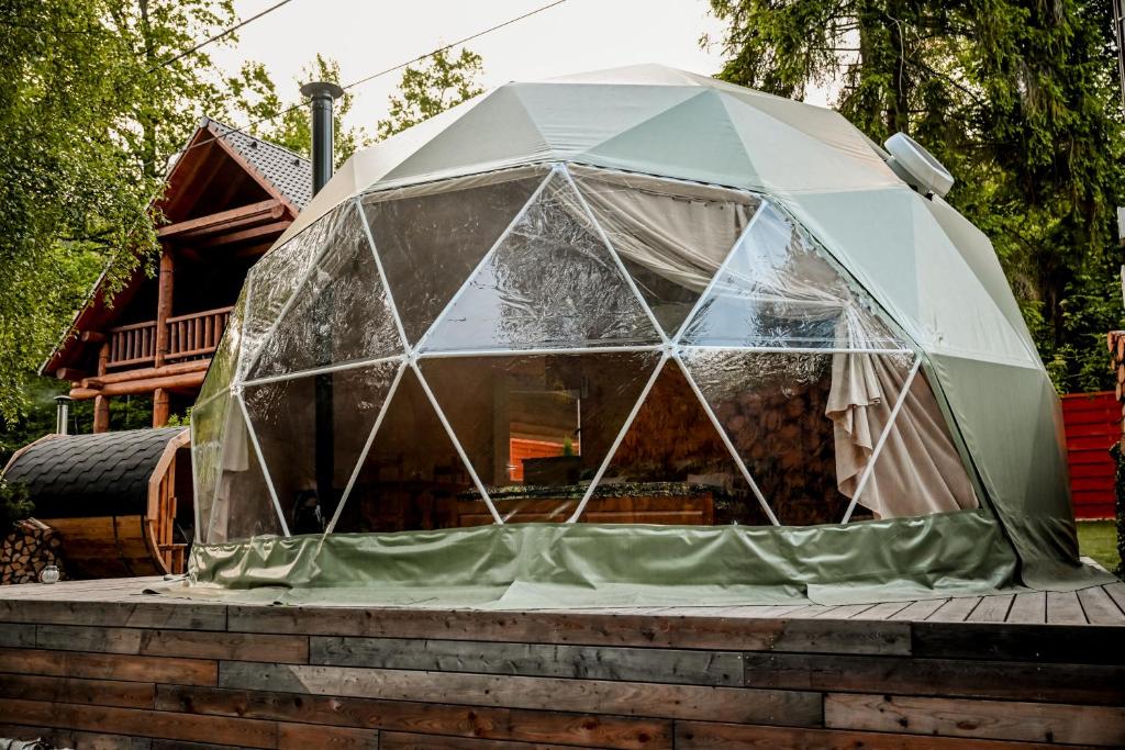 Budova, kde se the luxury tent nachází