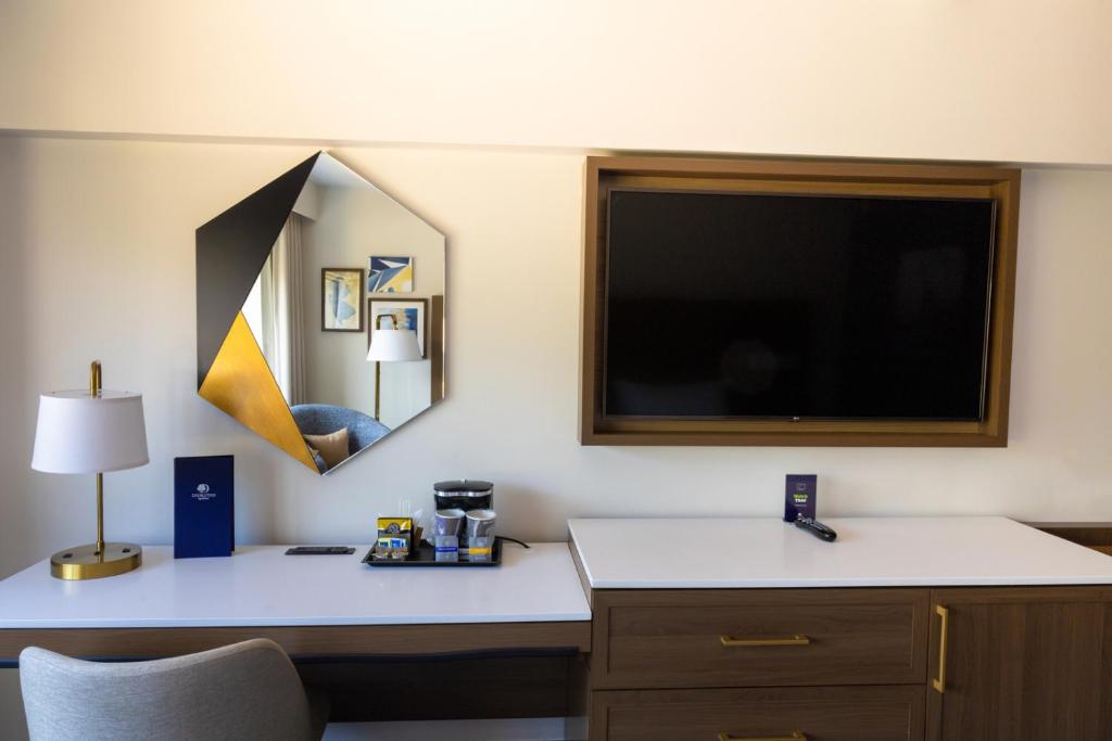 DoubleTree by Hilton Tinton Falls-Eatontown photo
