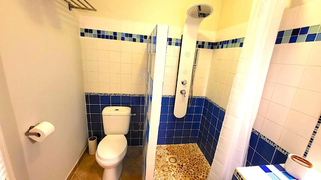 Koupelna v ubytování Sweet Payot : Studio avec Spa privé et piscine
