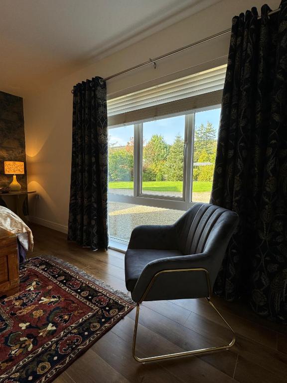 Ruang duduk di Aherlow Valley Hideaway