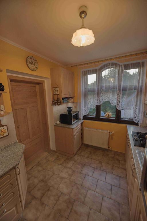 Una cocina o cocineta en Chata Štefička