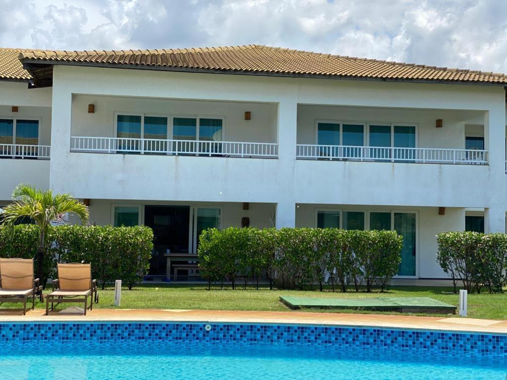 Bazén v ubytování Apartamento Térreo 3 suítes Master Resort Treebies à Beira Mar Subauma Bahia nebo v jeho okolí