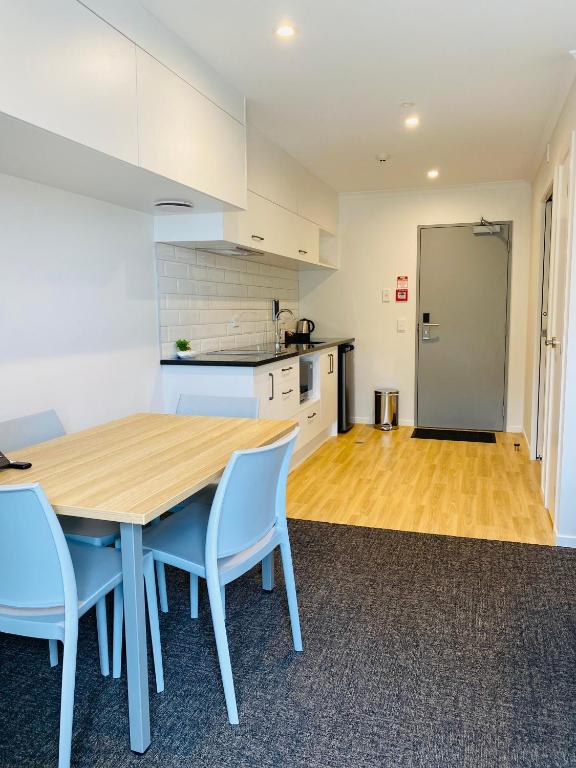 Kuchyň nebo kuchyňský kout v ubytování Norton Motel