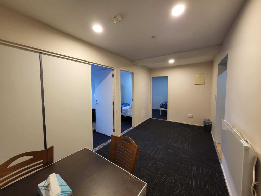 Empire Apartments - Resim 12