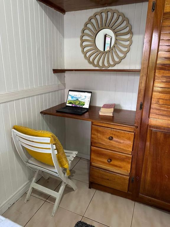 Tico Bed & Breakfast La Fortuna - 标准三重房间