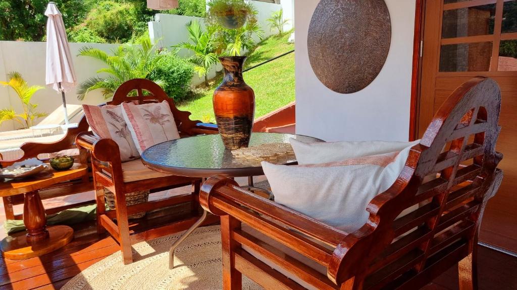 Posezení v ubytování The Suite Spot Apartment - Private Paradise Stay