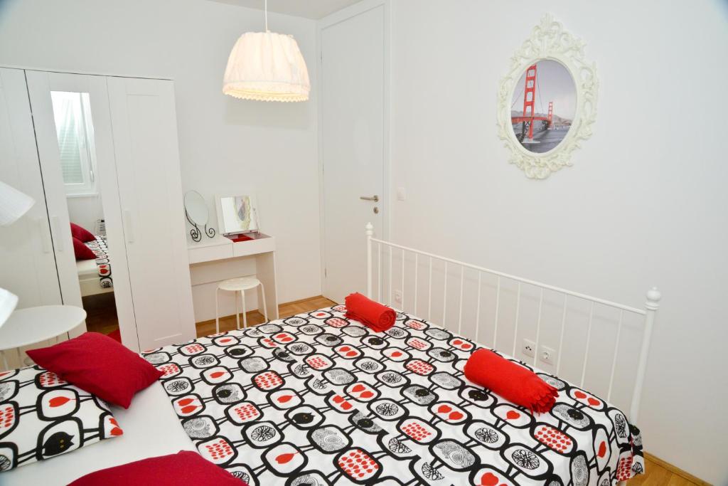Posteľ alebo postele v izbe v ubytovaní Golden Gate Apartment Zadar